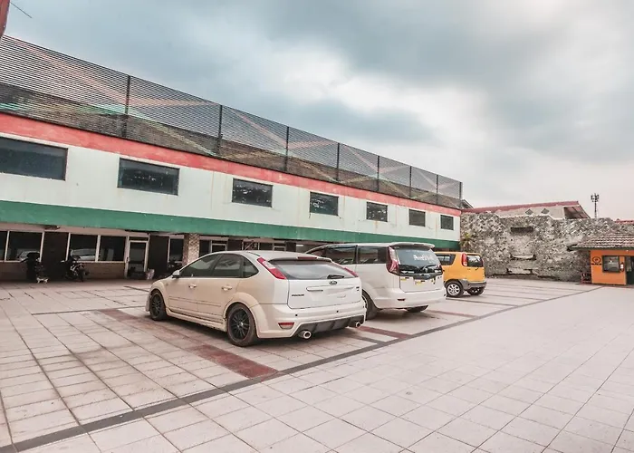 OYO 1383 Taman Cibinong 2 Hotel Bogor